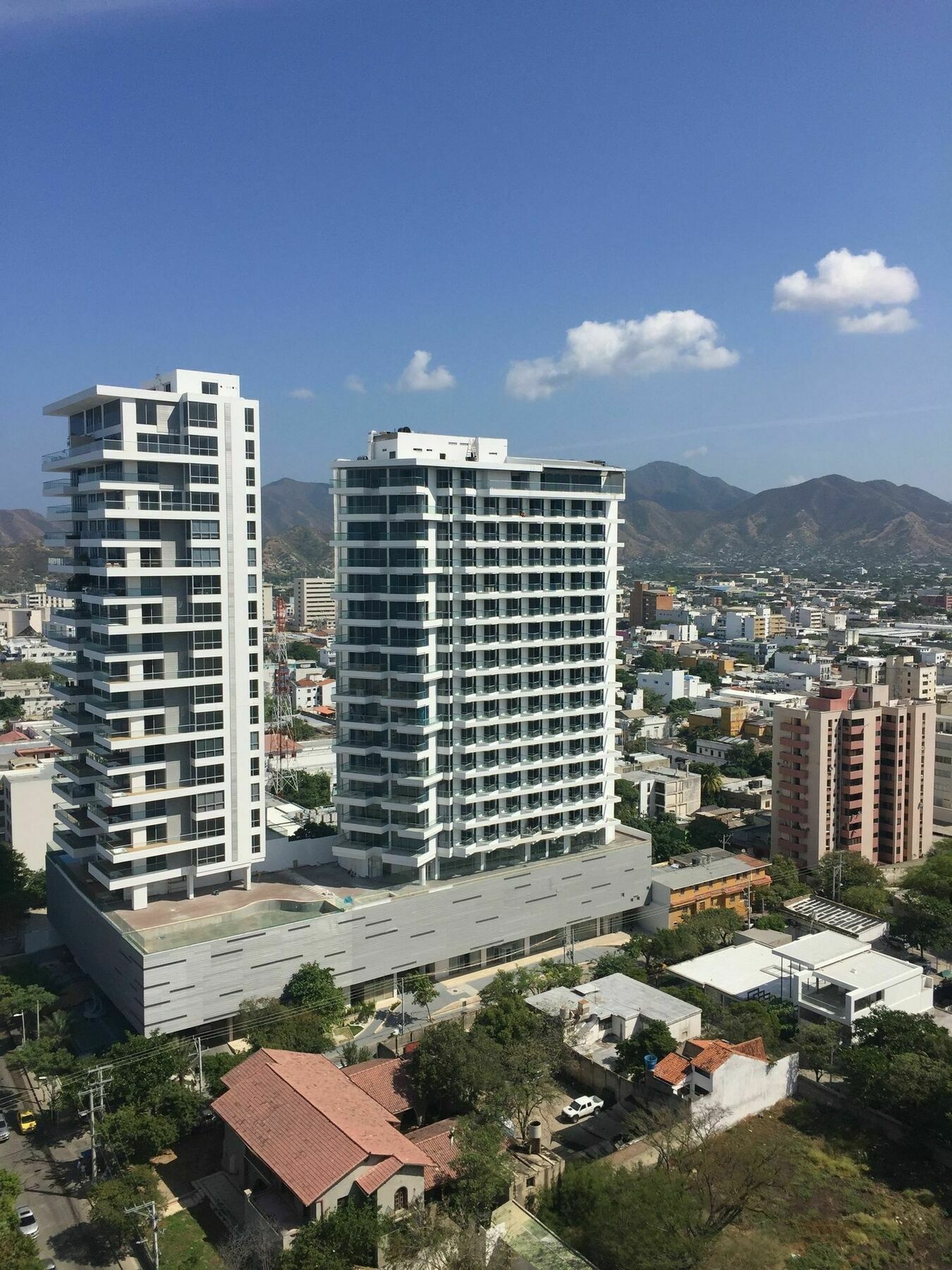 Ac Hotel By Marriott Santa Marta מראה חיצוני תמונה